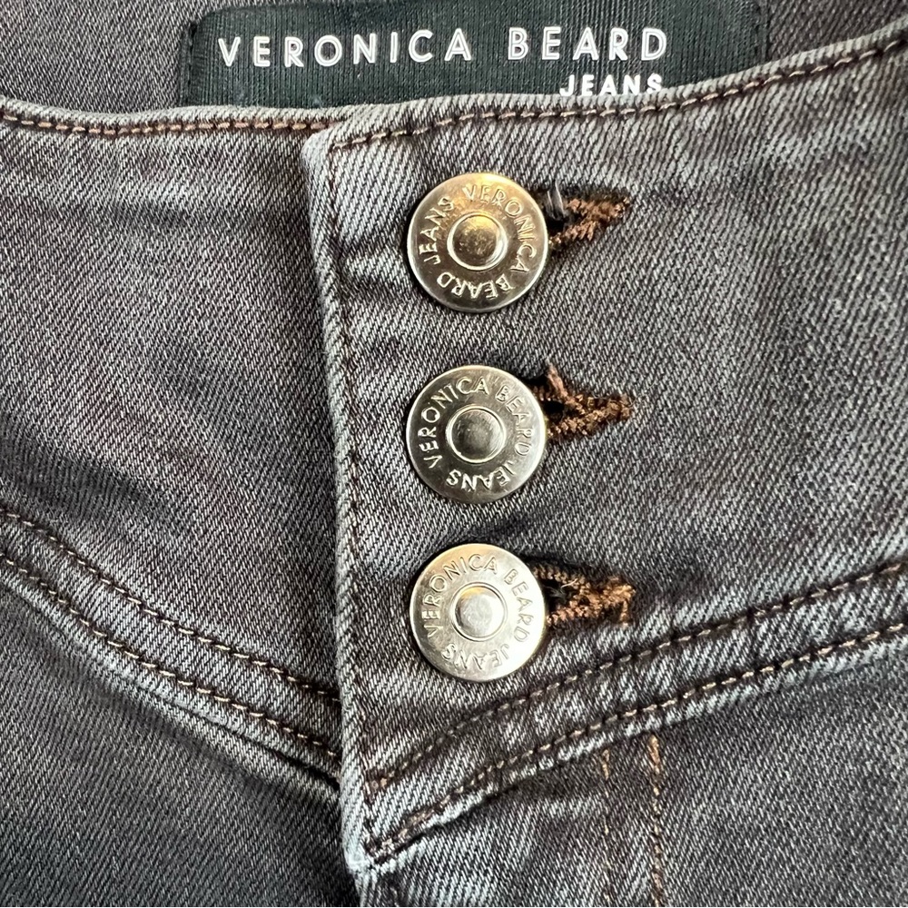 New Veronica Beard Beverly Yoke Front Jean in Color Moonlight, Size 32/14 - Picture 9 of 15